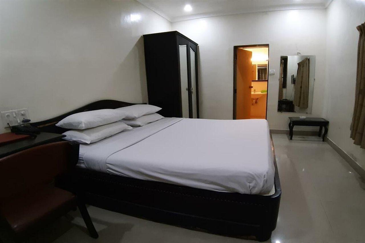 Hotel Ritz Pune Bagian luar foto
