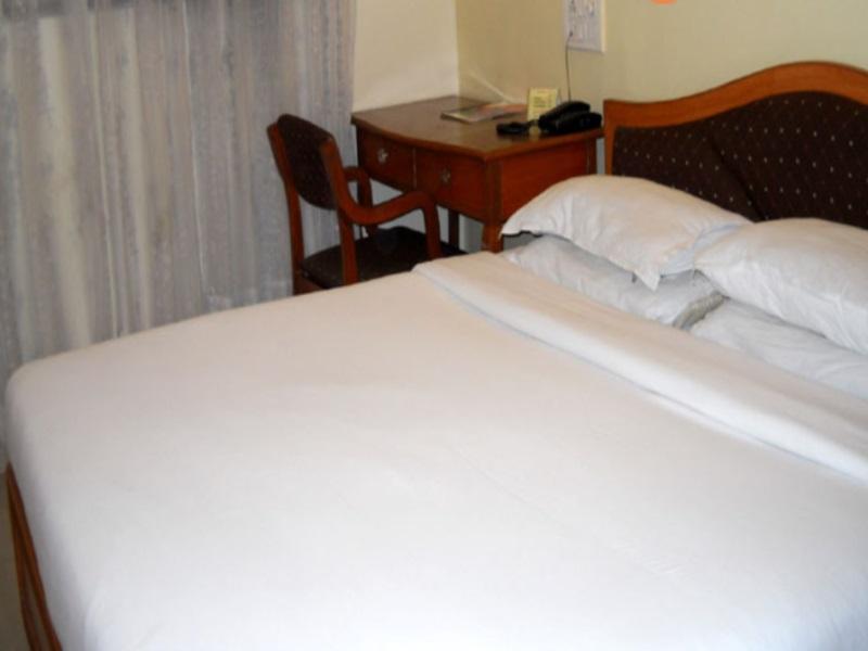Hotel Ritz Pune Bagian luar foto