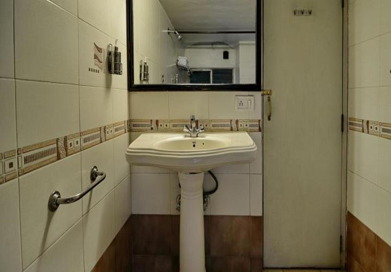 Hotel Ritz Pune Bagian luar foto