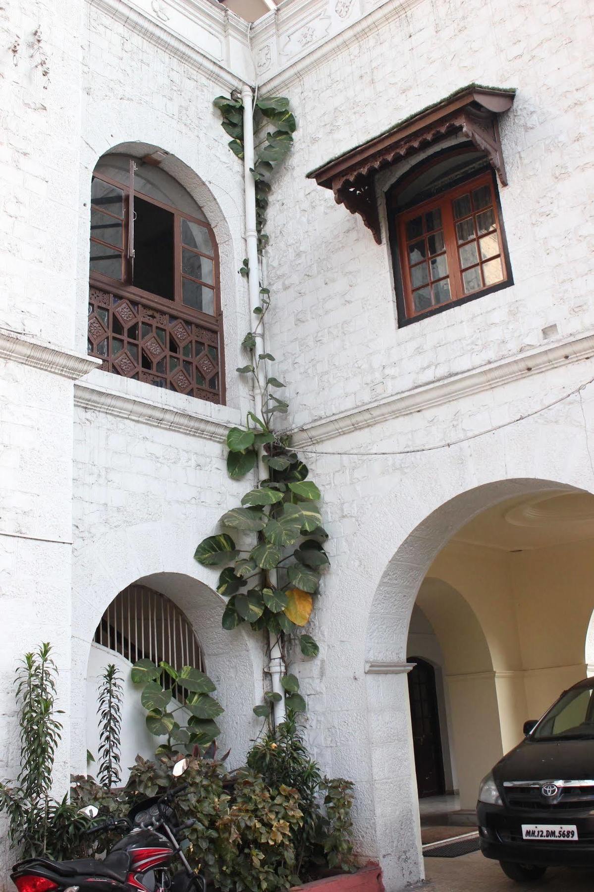 Hotel Ritz Pune Bagian luar foto
